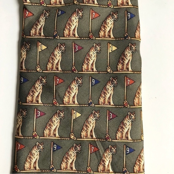 Vintage Golf Tiger Tie BROOKS BROTHERS MAKER 100% Silk Tie - Picture 9 of 9